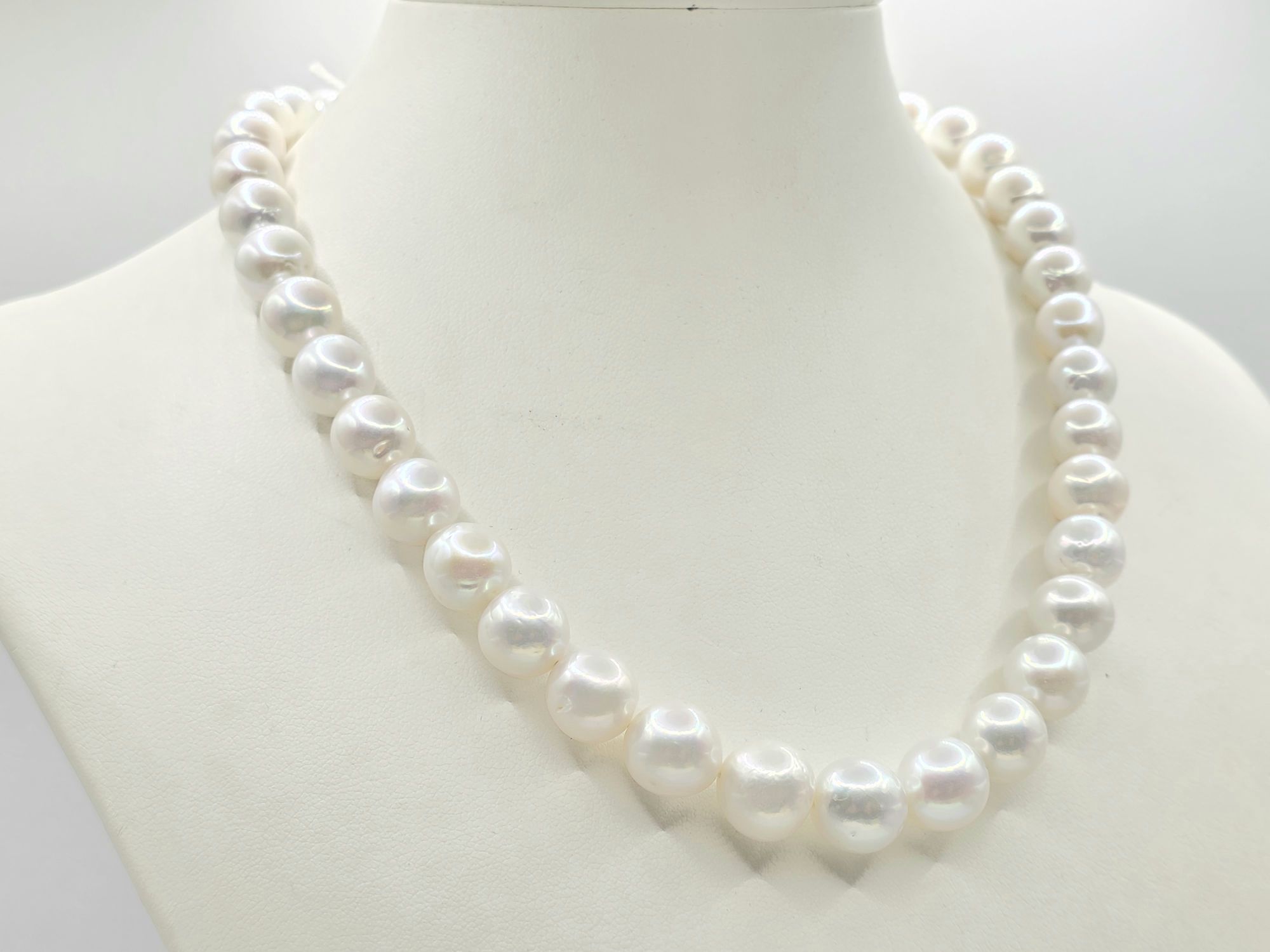 272 · 9CT GOLD PEARL NECKLACE