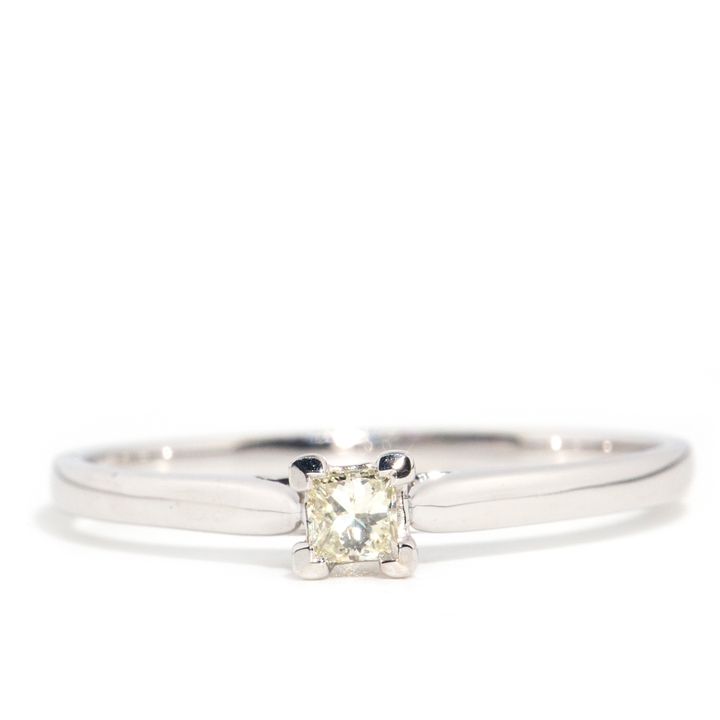 9ct White Gold Solitaire Ring,
