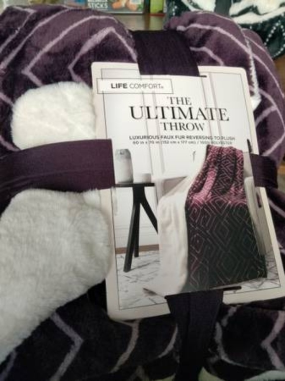 Life Comfort Ultimate Faux Fur Throw Vanzant Auctions