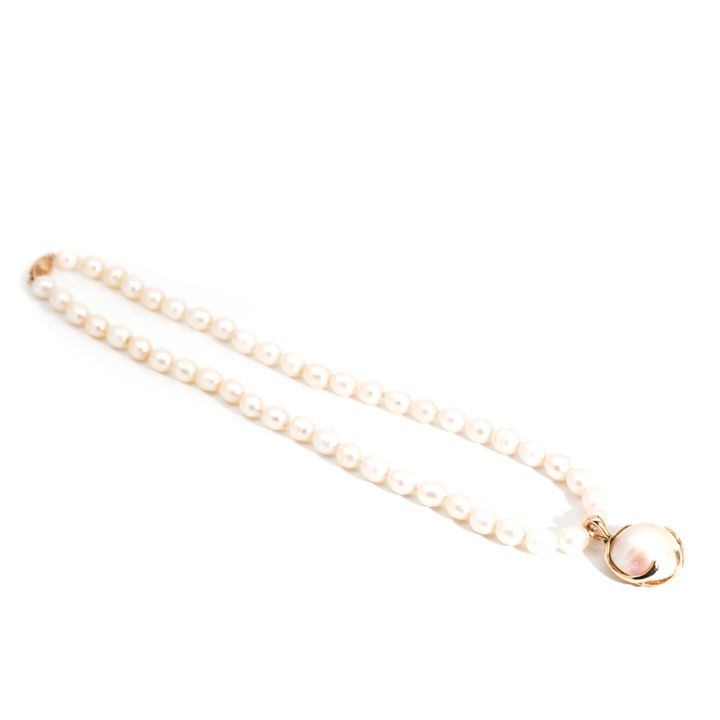 Mabe Pearl Pendant & Pearl Necklace