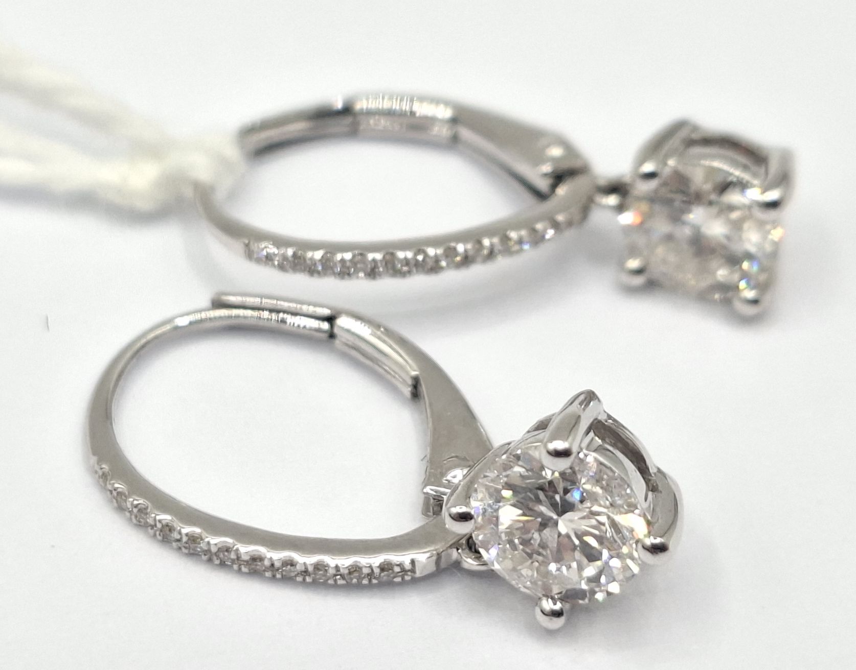 18k White Gold Diamond Earrings