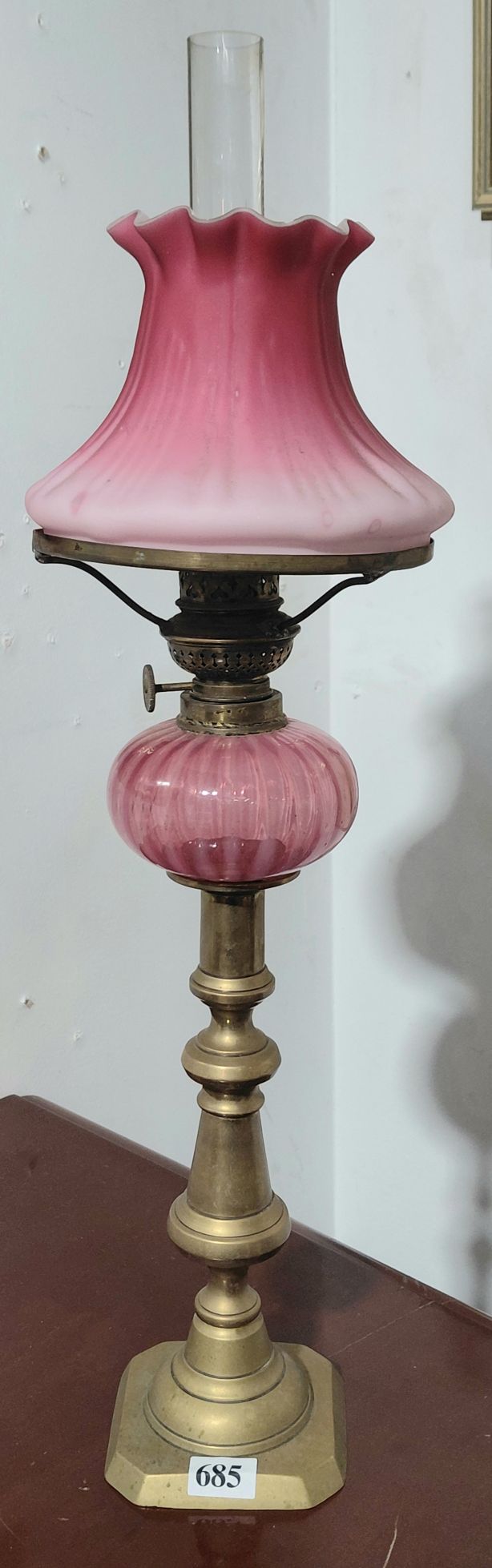 685 · VICTORIAN CRANBERRY GLASS OIL LAMP