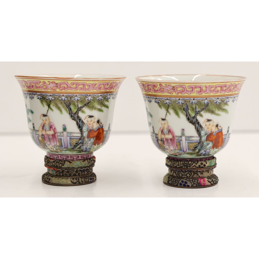Pair Fine Chinese Enameled Porcelain Tea Cups