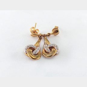 YELLOW GOLD DROP EARRINGS WITH DIAMONDS