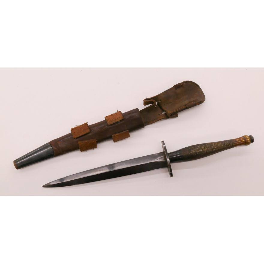 WWI British Dagger with Sheath- Marked B2- 11.5''