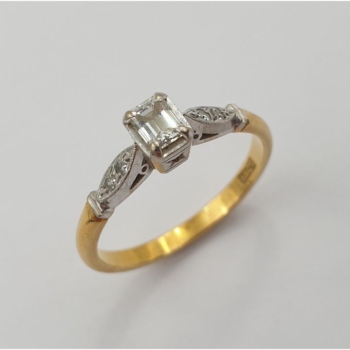 Vintage 18ct Y/G & W/G Diamond Ring