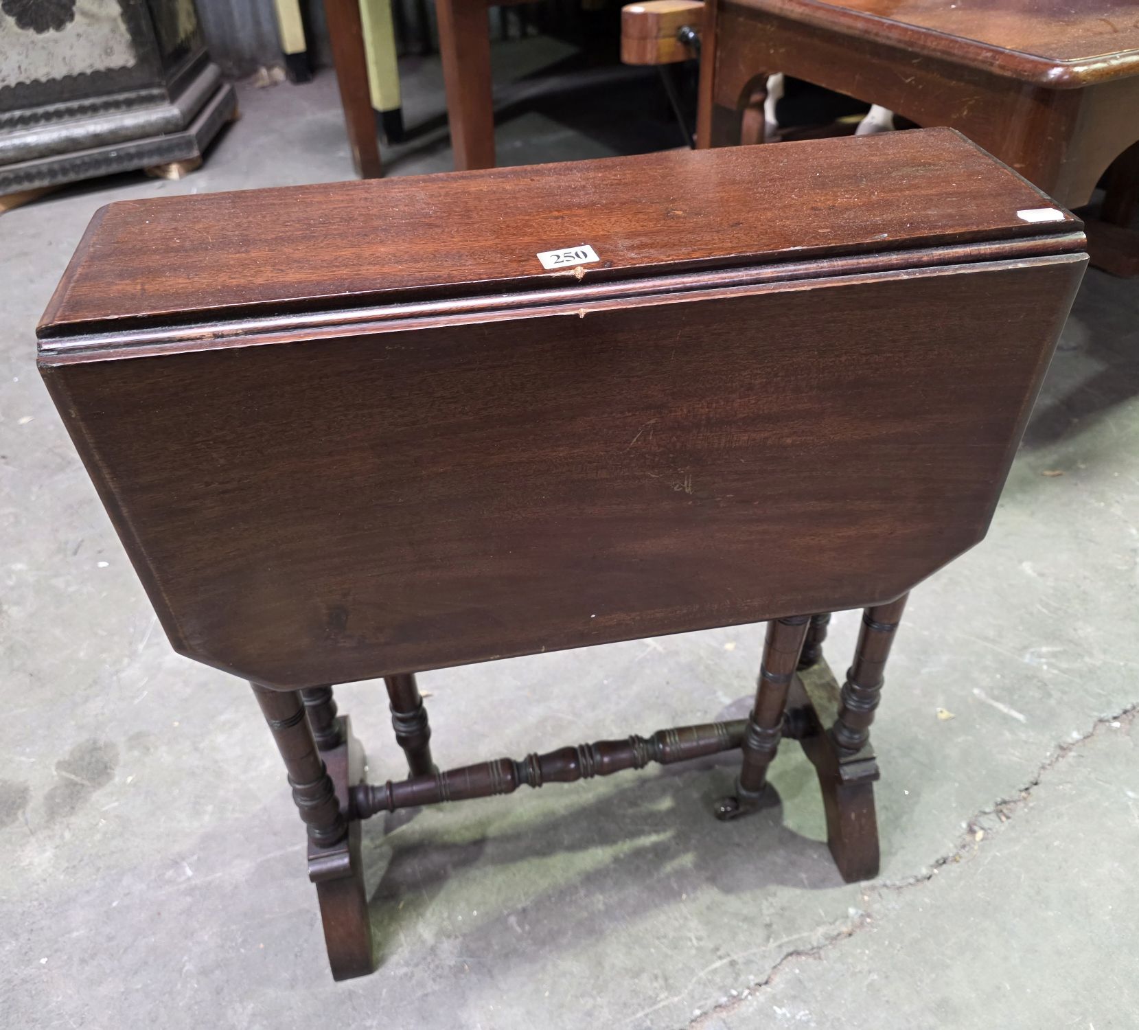 250 · DROP SIDE OCCASIONAL TABLE