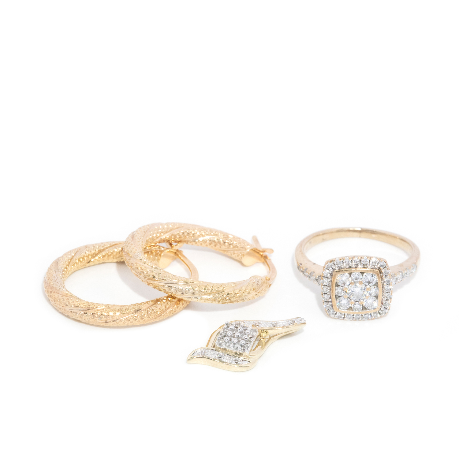 Assorted 9 & 10 carat jewellery set