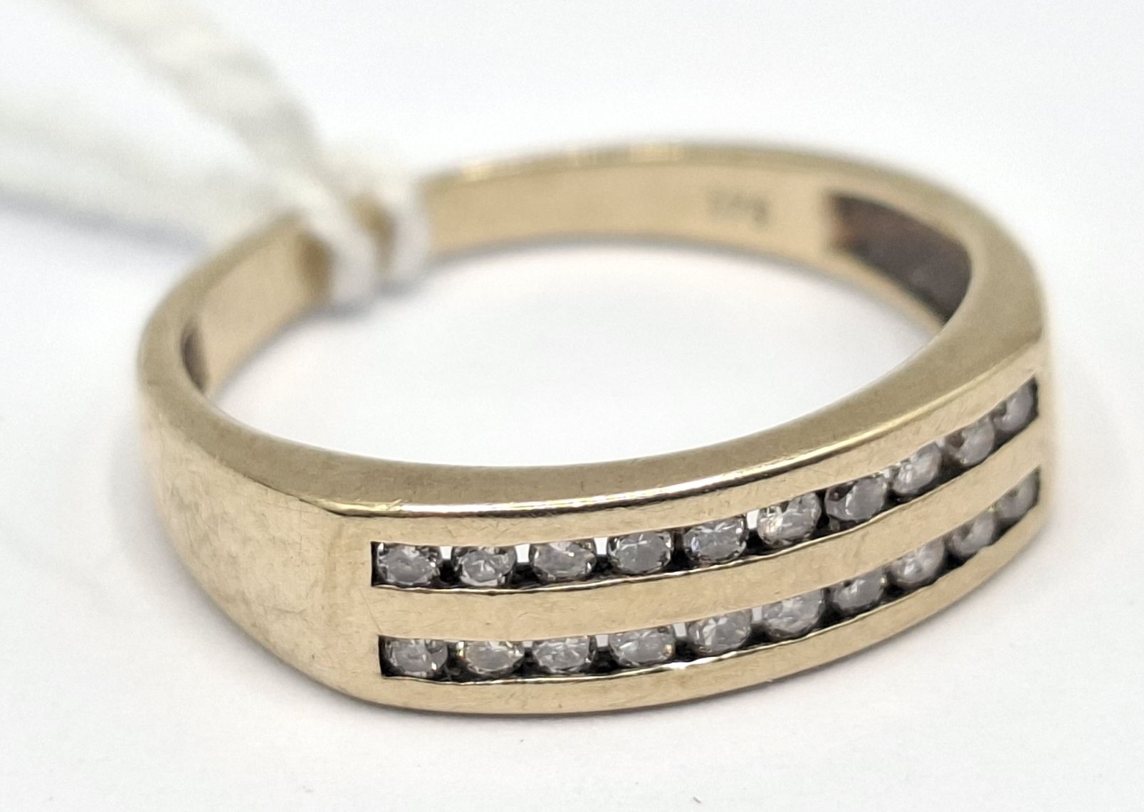 9ct Gold Diamond Ring