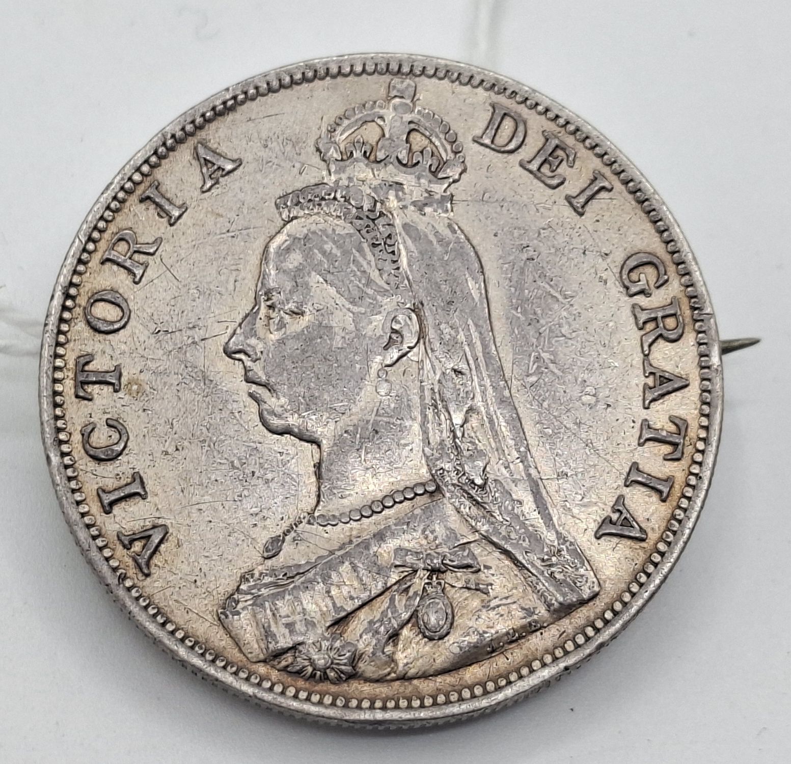 QUEEN VICTORIAN QUEEN BROOCH