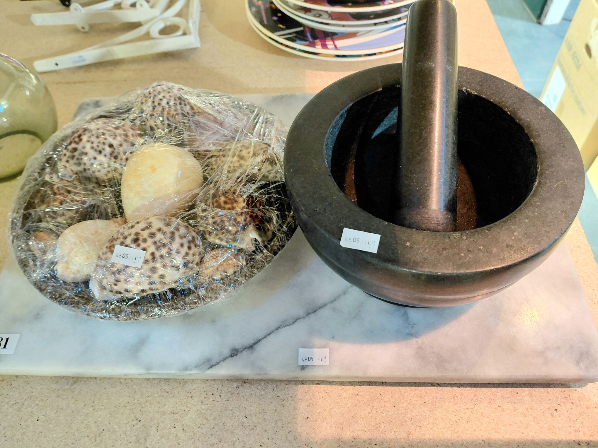 381 · HOMEWARES