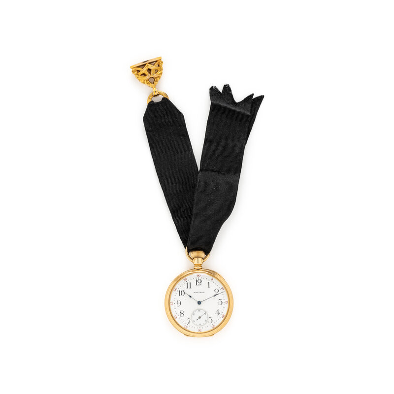 WALTHAM, YELLOW GOLD POCKET WATCH AND FOB