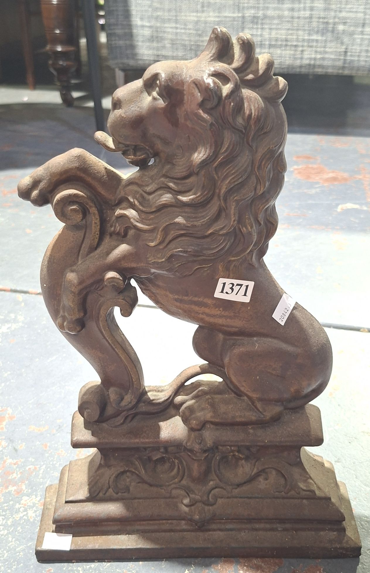 1371 · REARING LION DOOR STOP