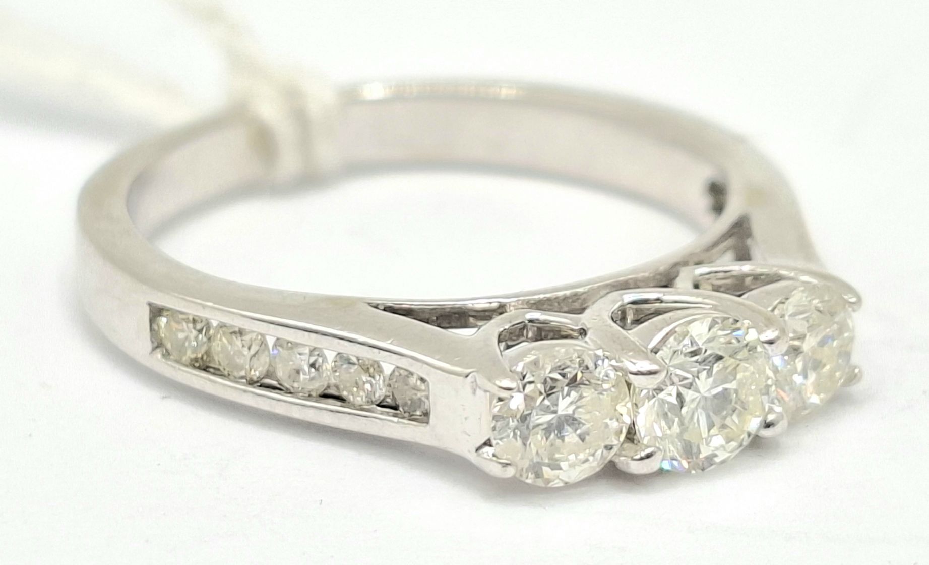 1141 · DIAMOND 3 STONE RING