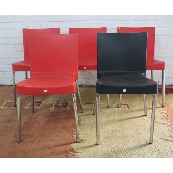 SET OF 5 STACKING CHAIRS