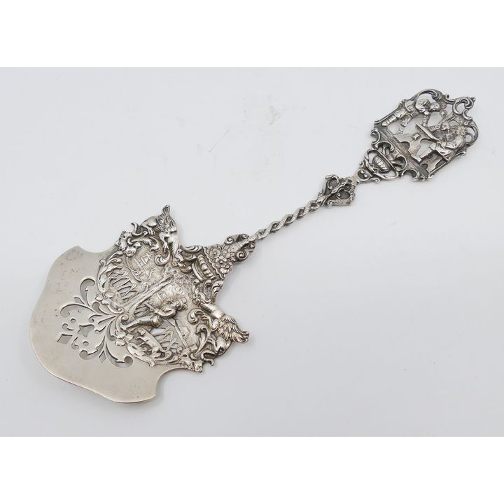 Marshall Field & Co Sterling Ornate Pierced Server- 10''- 143g