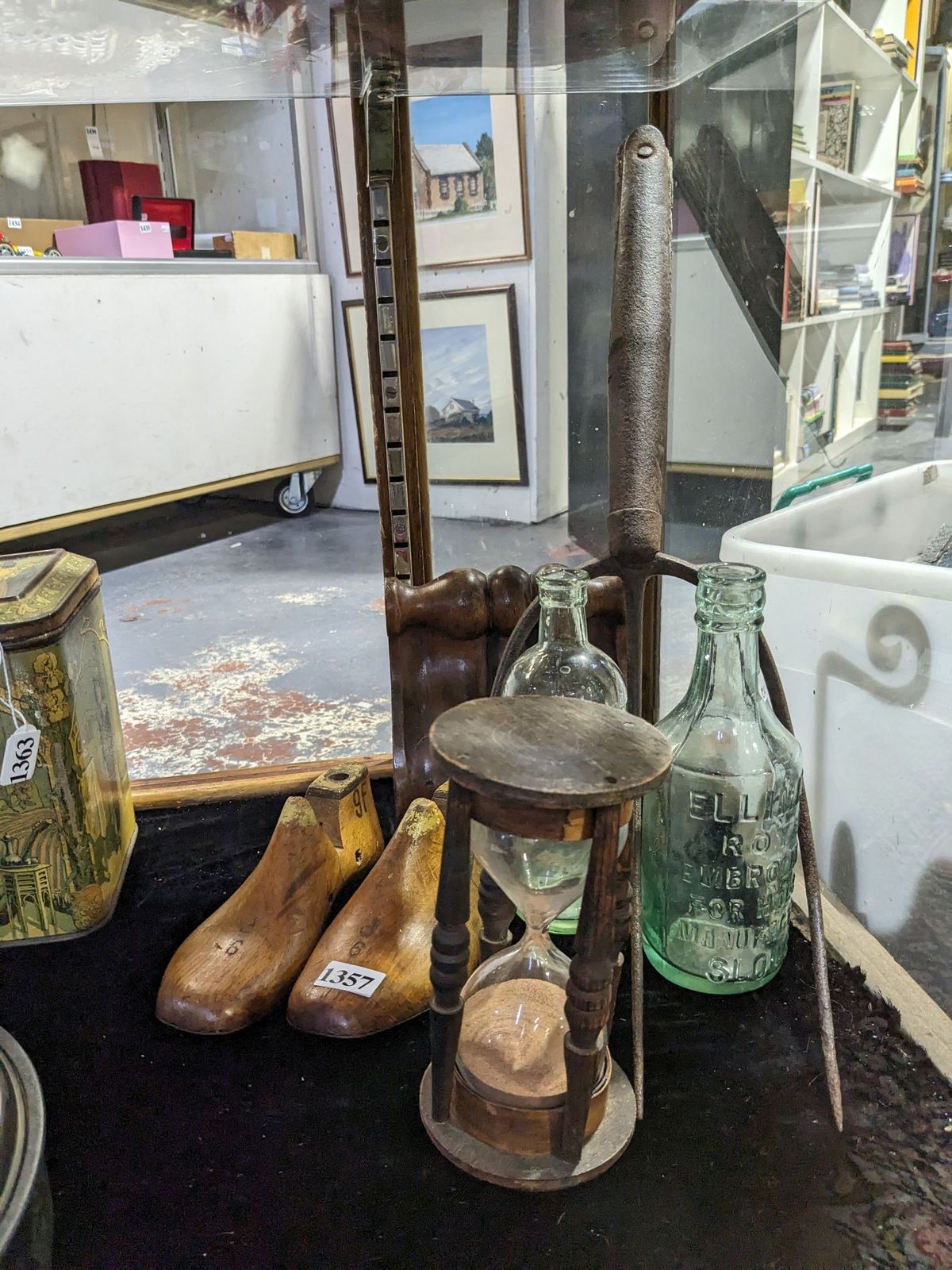 VINTAGE COLLECTABLES Small and Whitfield