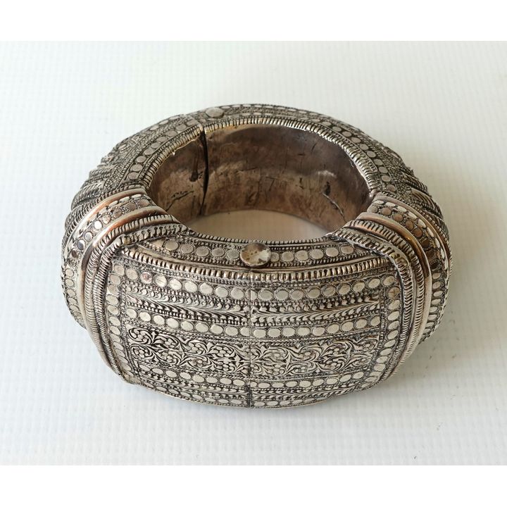 MASSIVE OMANI SILVER TRIBAL BRACELET