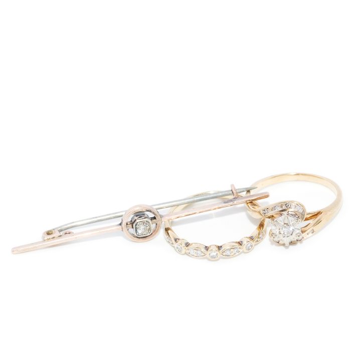 9ct Rings and Brooch