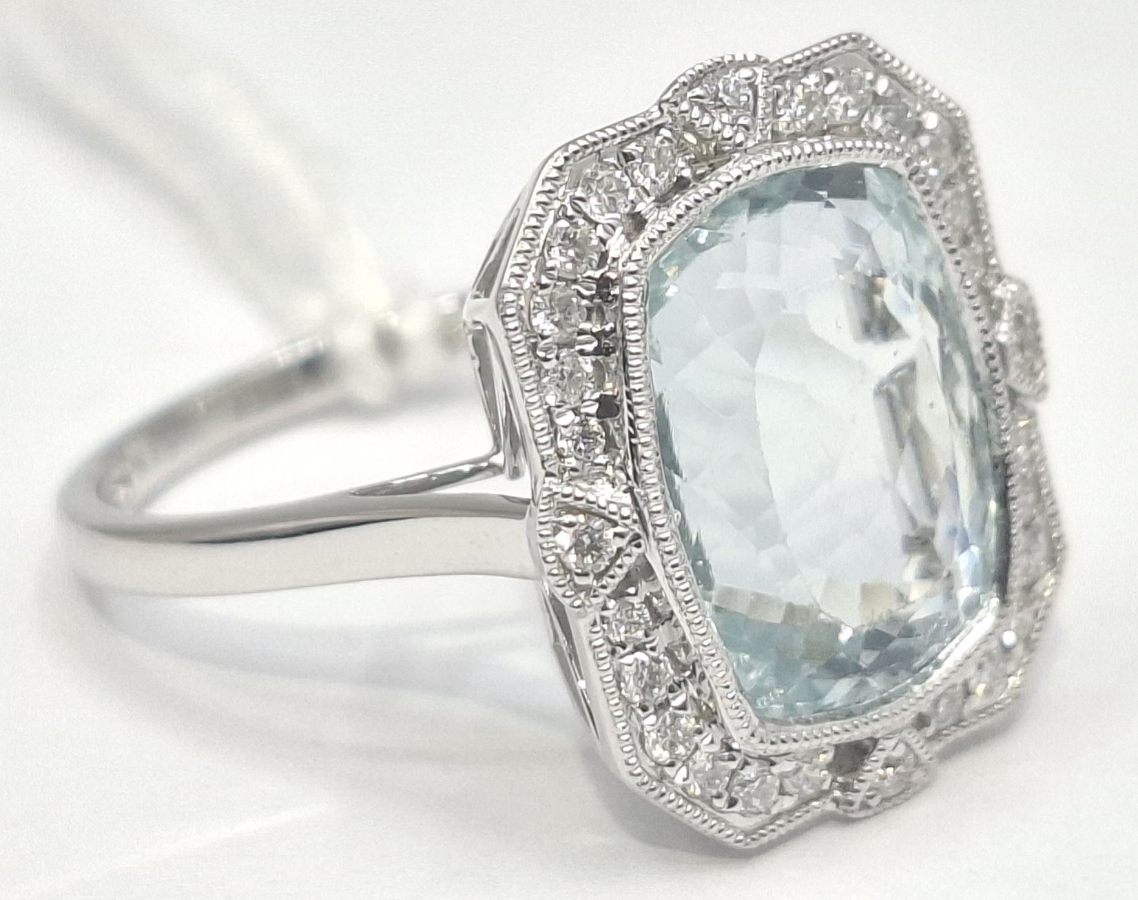9ct Gold Aquamarine Ring