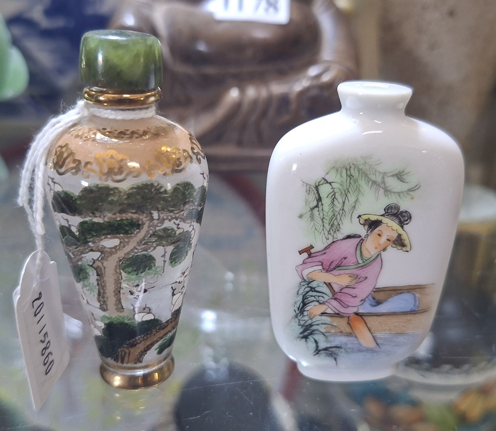 1176 · TWO CHINESE SNUFF BOTTLES