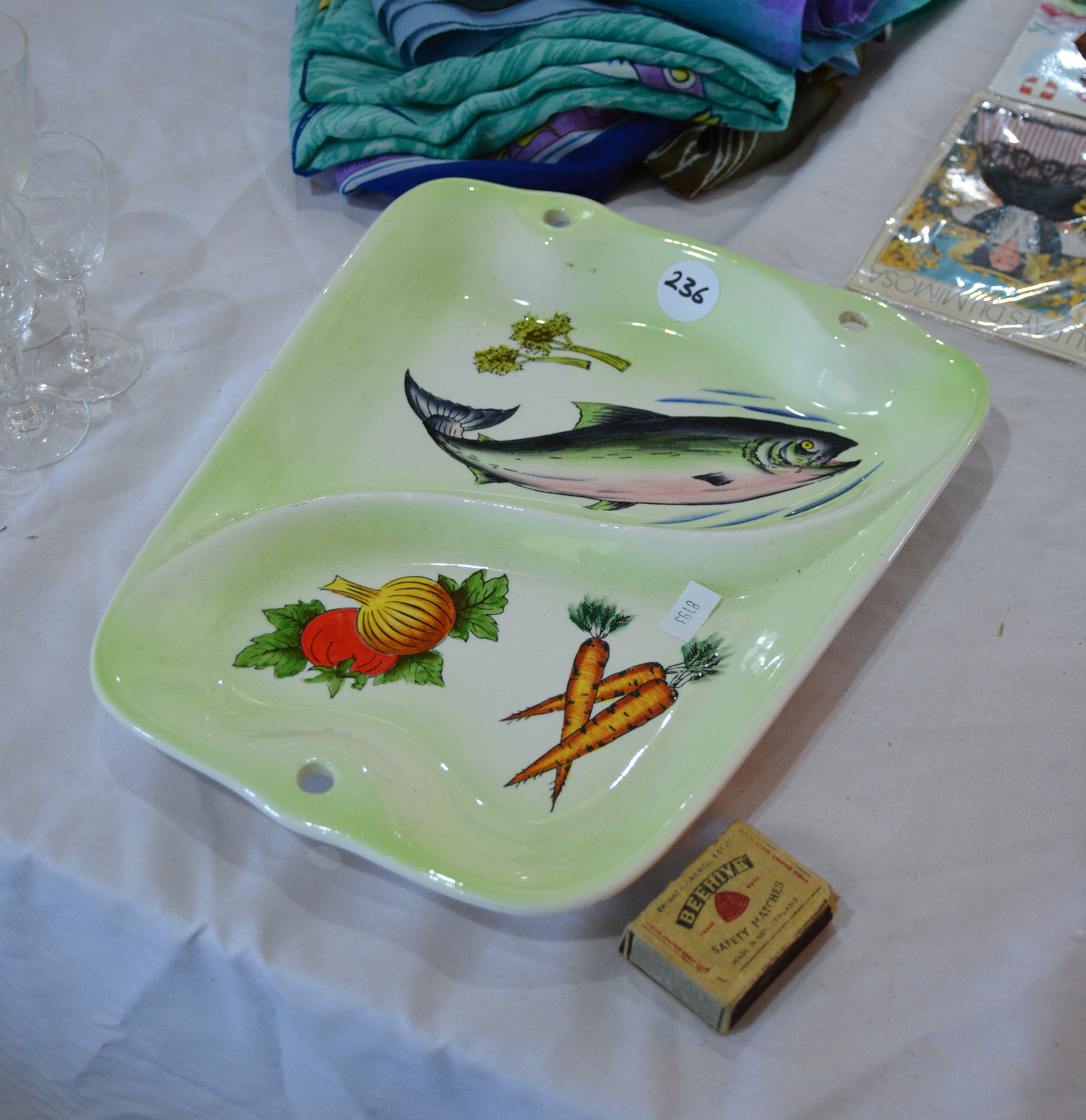 Vintage Ceramic Serving Dish — NZ auction result