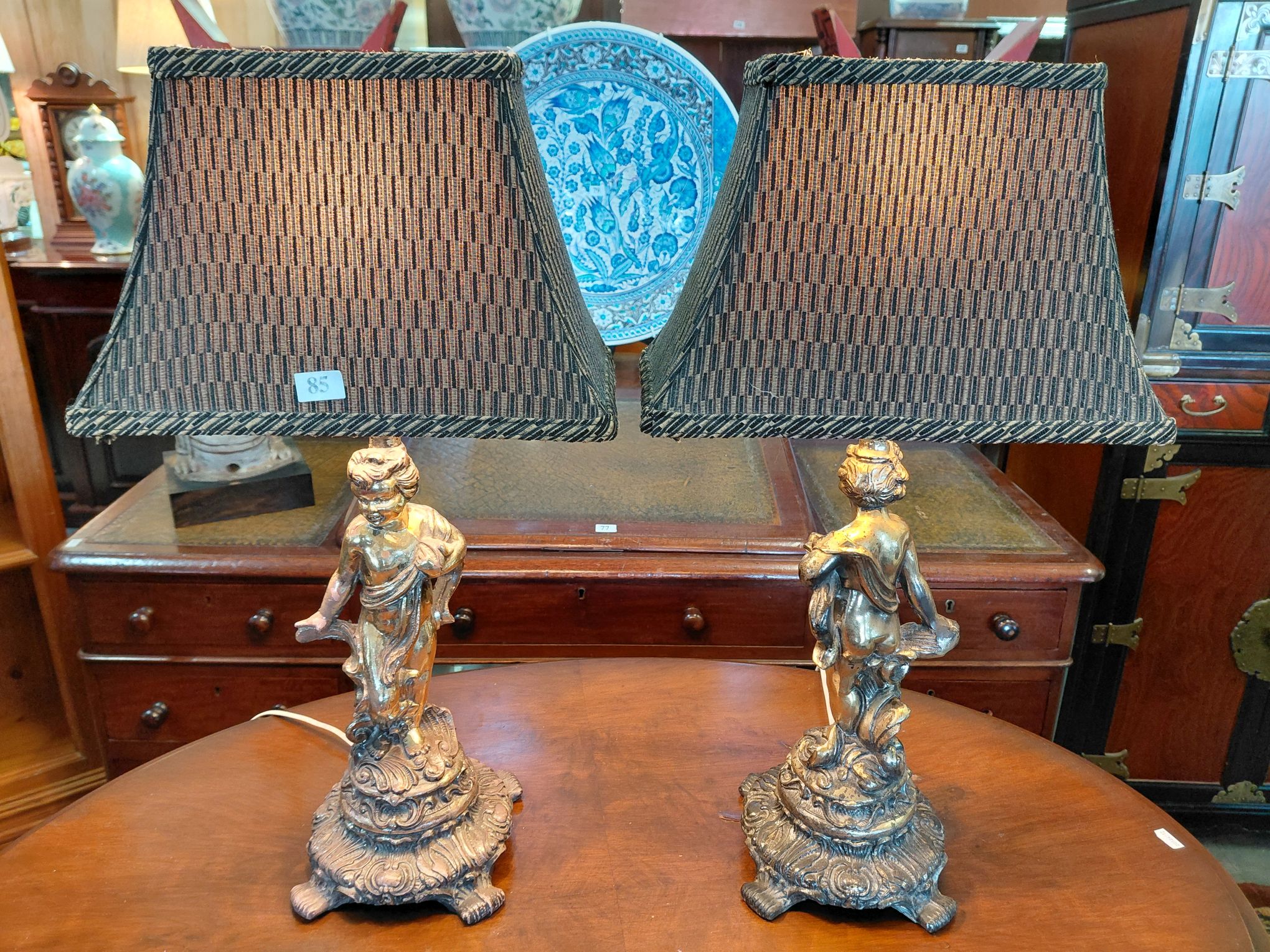 85 · FIGURAL LAMPS