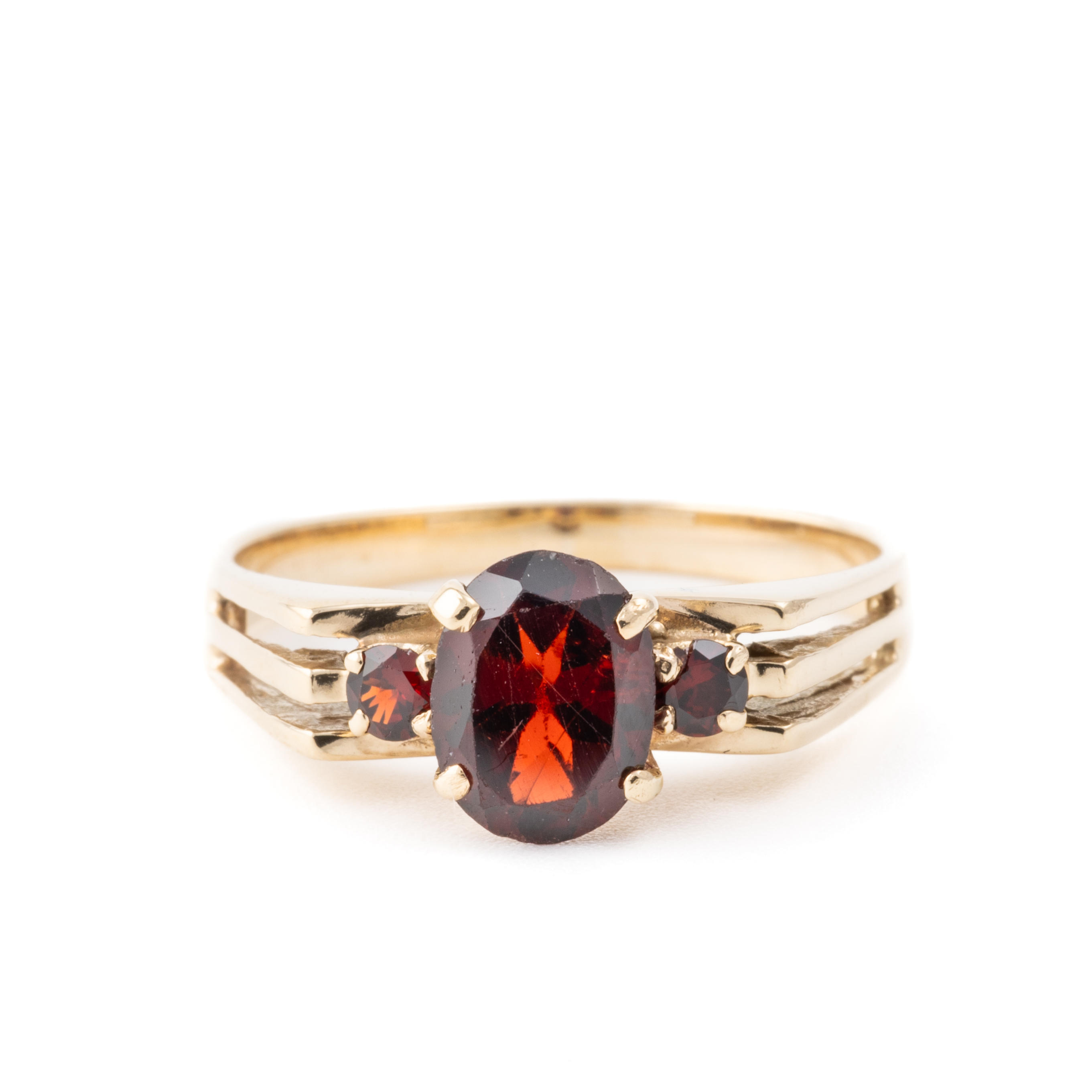 358 · Vintage 9ct Garnet Ring