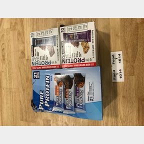 21X PURE PROTIEN BARS & 20X KIRKLAND SIGNATURE PROTIEN BARS