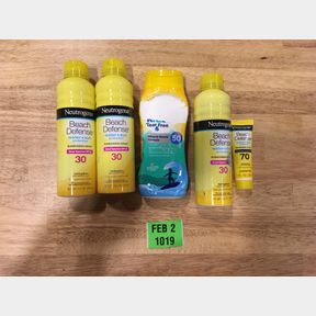 3X NEUTROGENA SUNSCREEN SPRAY , KIDS SUNSCREEN & NEUTROGENA BEACH DEFENSE SUNSCREEN LOTION