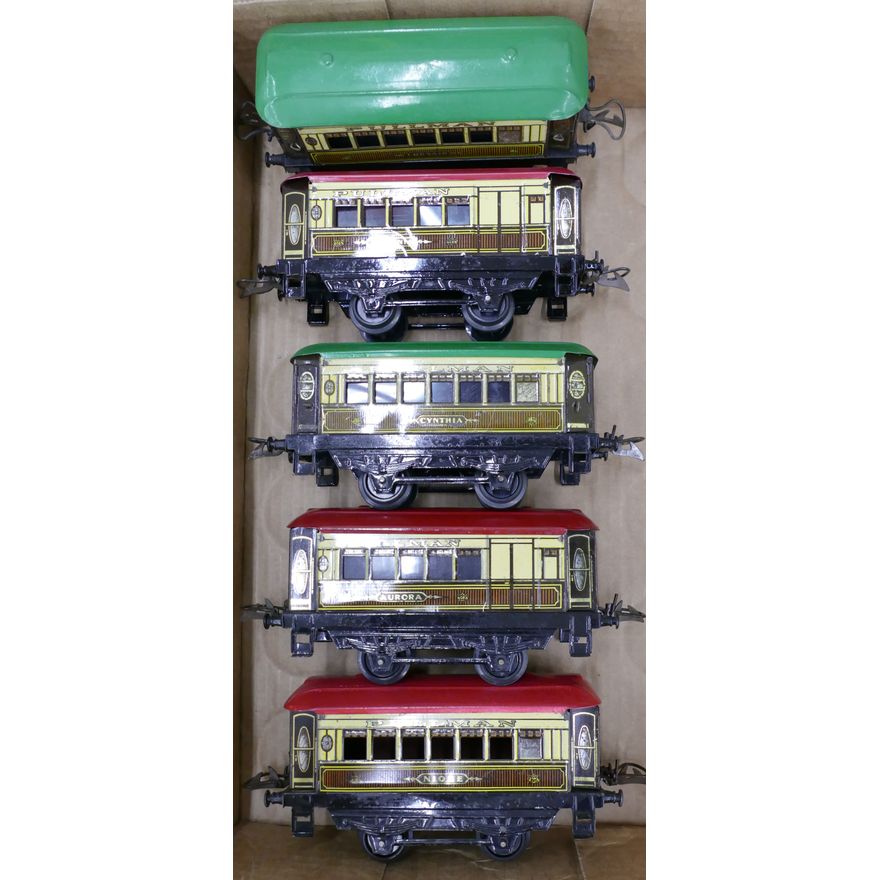 Box 5pc Hornby Train Passenger Cars