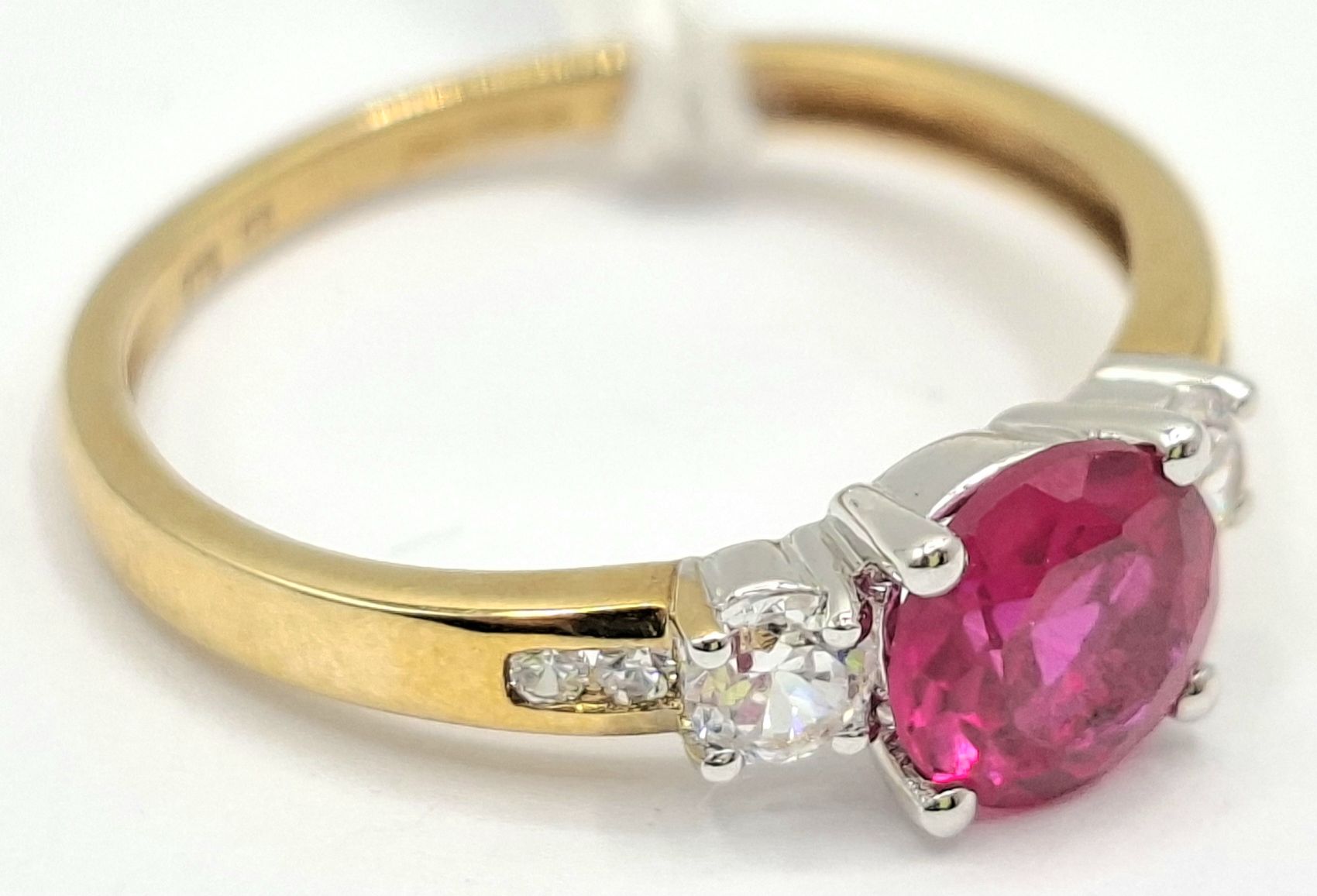 1098 · 9CT GOLD RING