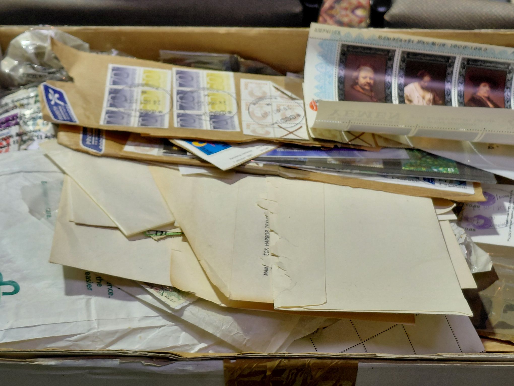 147 · WORLD STAMPS