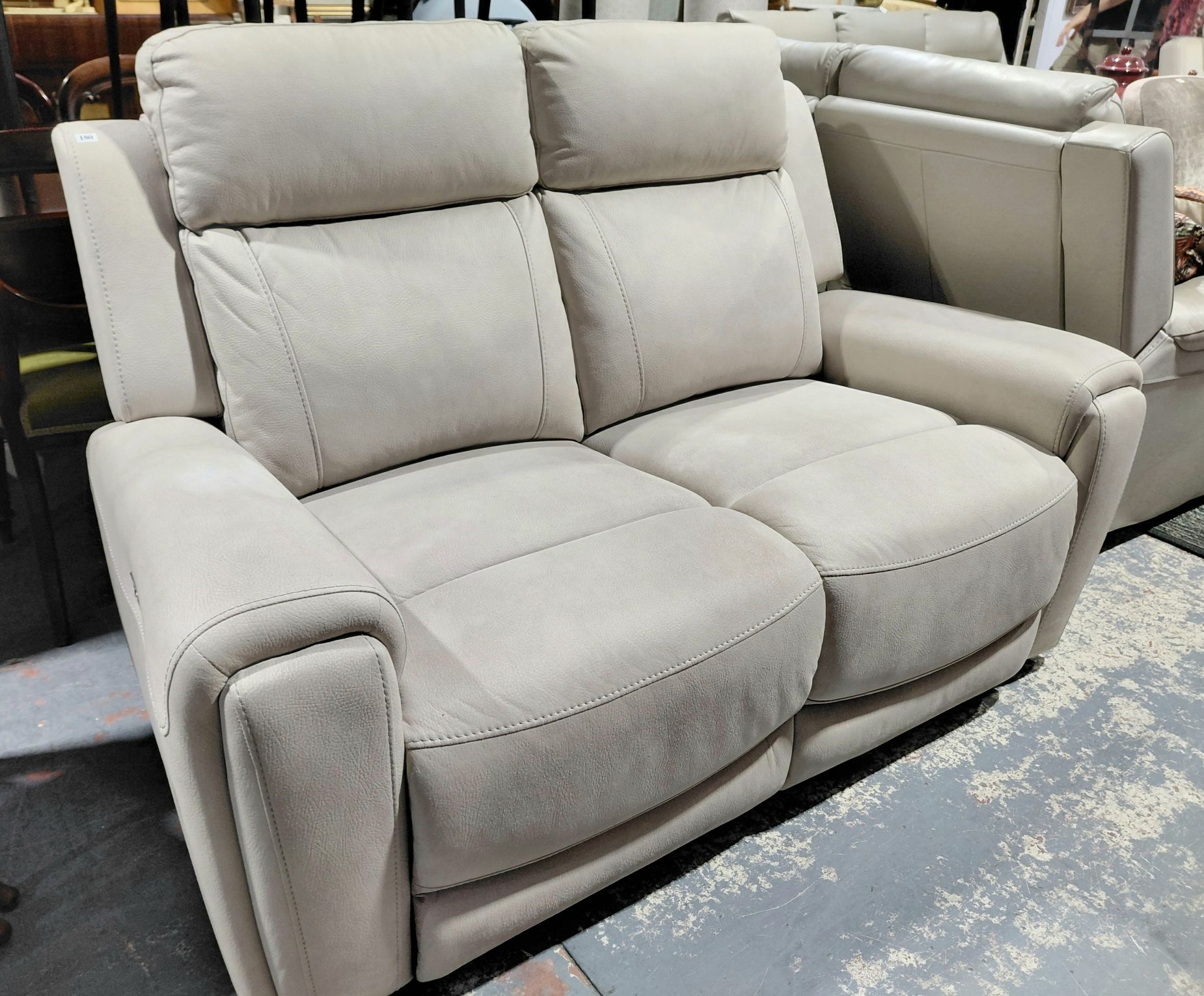 180 · ELECTRIC LEATHER LOUNGE