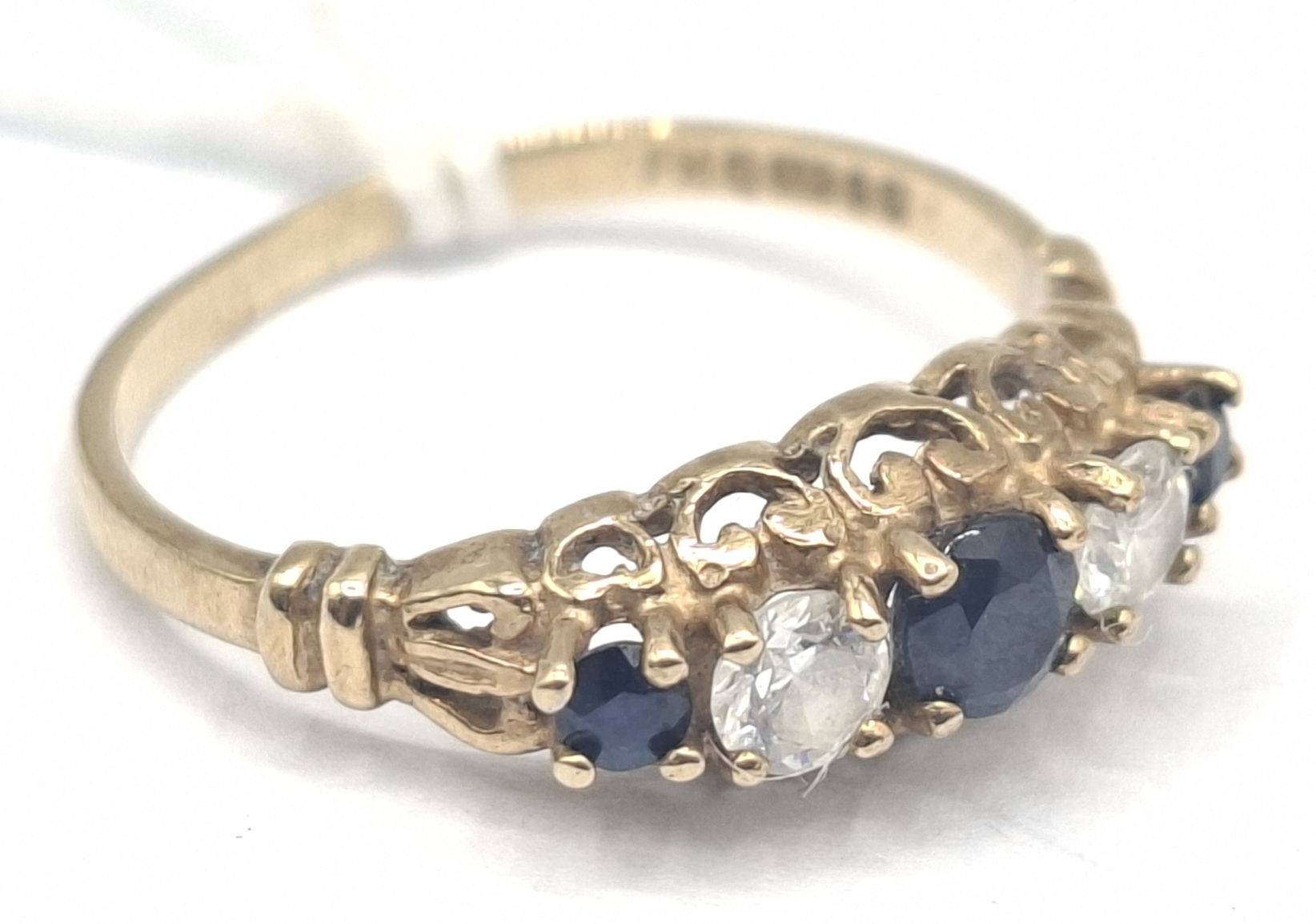 1155 · 9CT GOLD SAPPHIRE RING