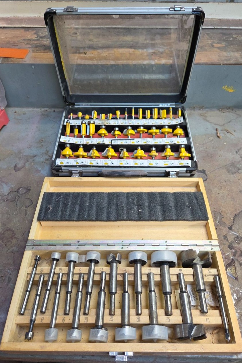 Cased Router Bit Collection | Kearns Auctions