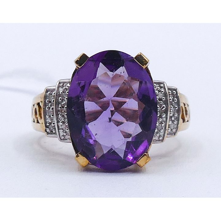 Ladies 14k Amethyst & Diamond Ring Size 8.5