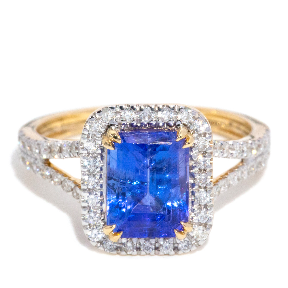 36 · Tanzanite & Diamond 14ct Gold Ring