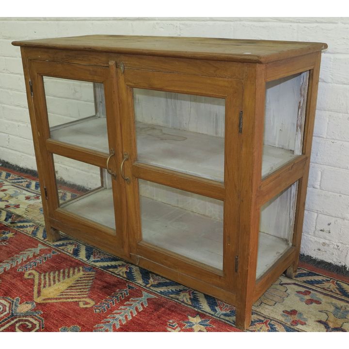 KITCHEN CABINET,