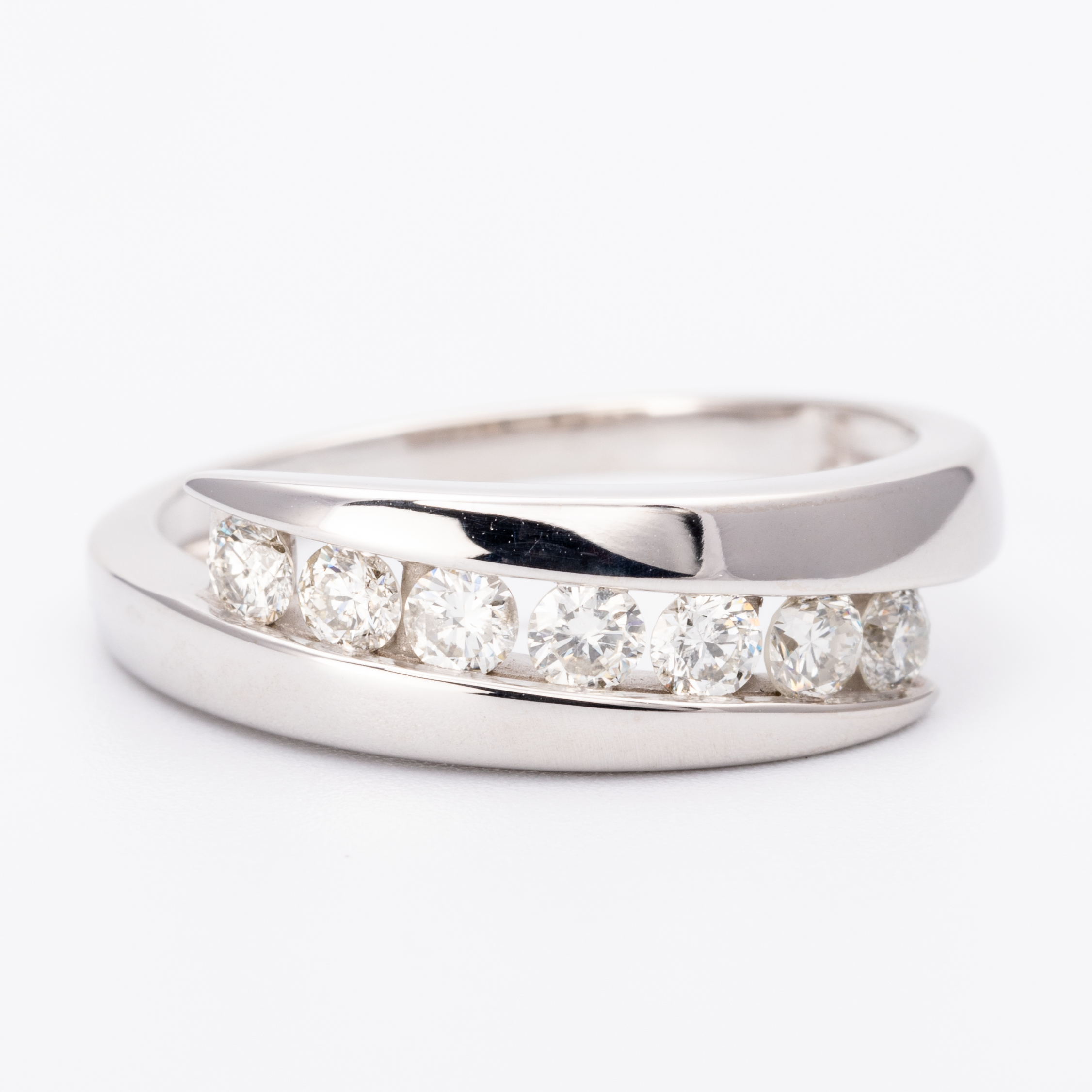0.42 Carat Diamond Crossover Band 9ct Gold