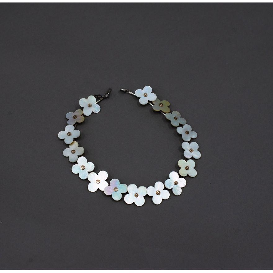 Lisa West - Daisy necklace