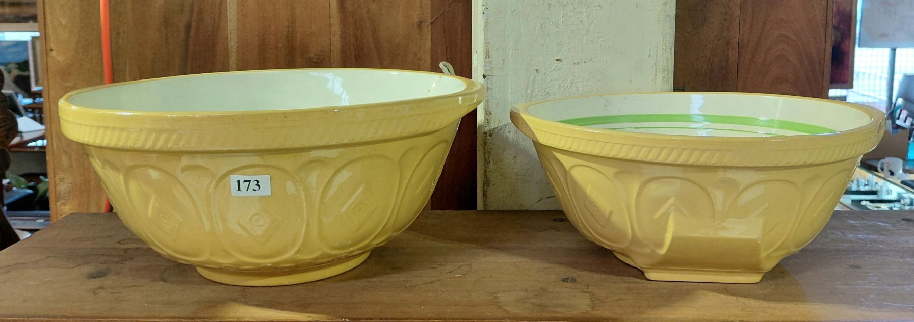 173 · 2 TG GREEN EASI MIX PORCELAIN BOWLS