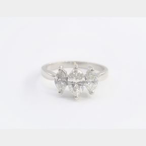 SPARKLING 1.14CTS OF MARQUISE CUT DIAMONDS SET IN 18CT BEAUTIFUL WHITE GOLD RING