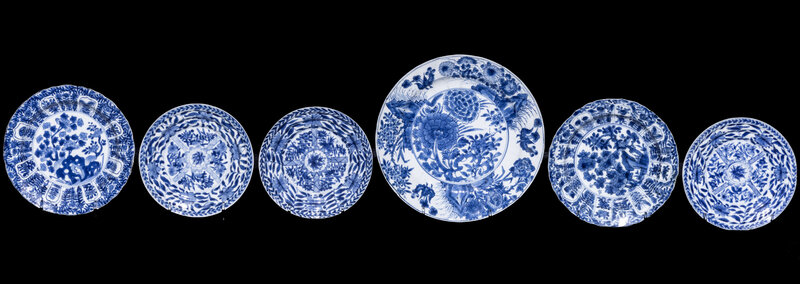 Six Chinese Export Blue and White Porcelain Plates and Saucers 