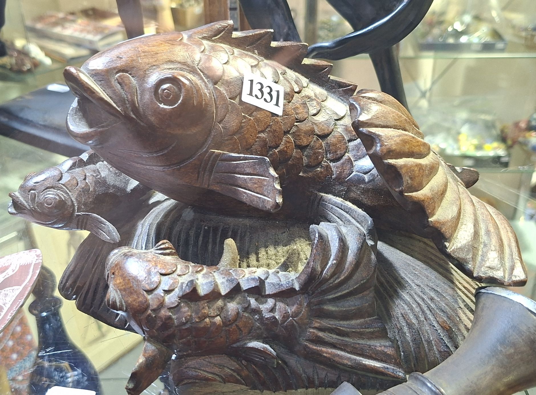 CHINESE WOODEN CARVING