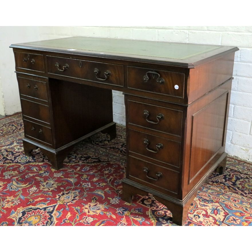 VICTORIAN STYLE MAHOGANY PEDESTAL DESK