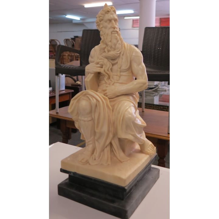 SIMULATED MARBLE FIGURE
