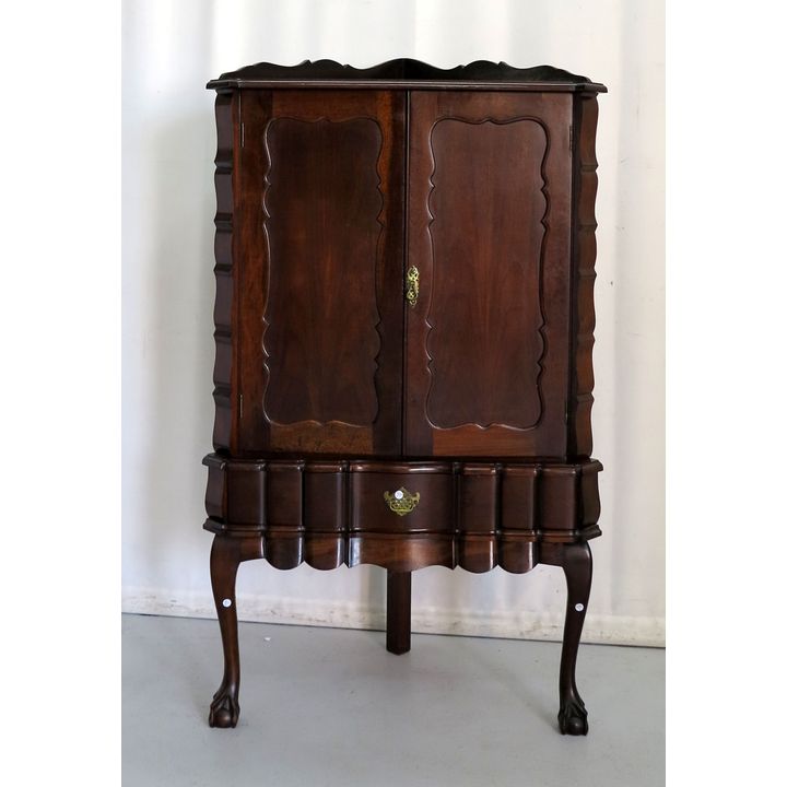 IMBUIA CORNER CABINET