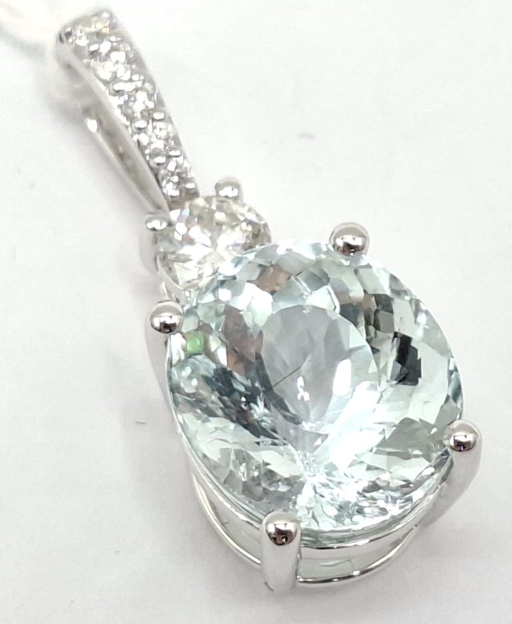 1156 · 9CT GOLD PENDANT