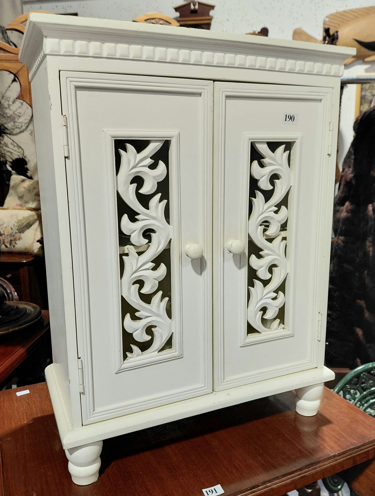 190 · FRENCH STYLE CUPBOARD